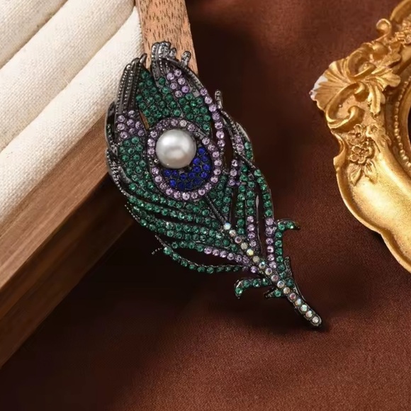 Royal Peacock Feather Crystal Brooch - Picture 2 of 10